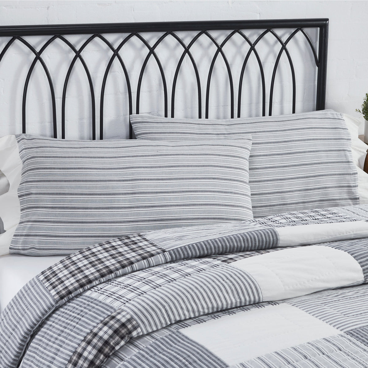 Sawyer Mill Black Ruffled King Pillow Case Set of 2 +4