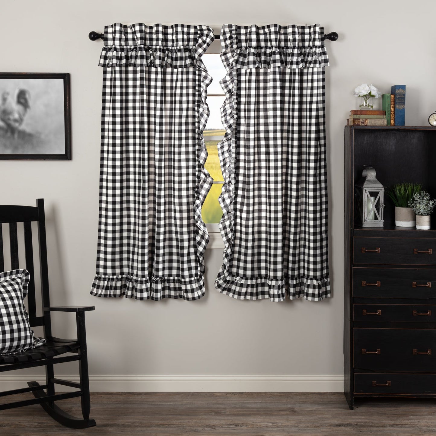 Annie Buffalo Black Check Ruffled Short Panel Set of 2