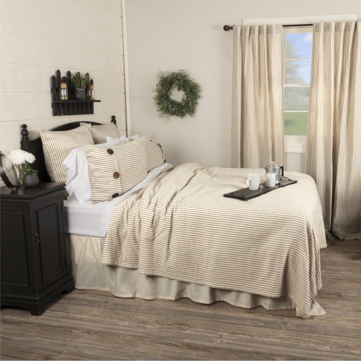 Katie's Vintage Stripe Twin Coverlet 90Lx70W