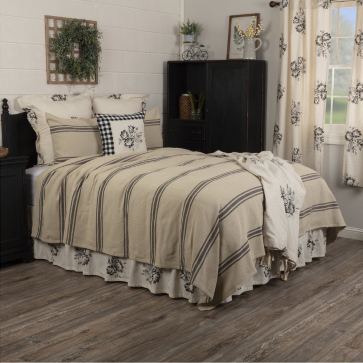 Mill House Stripe Black Twin Coverlet 90Lx70W