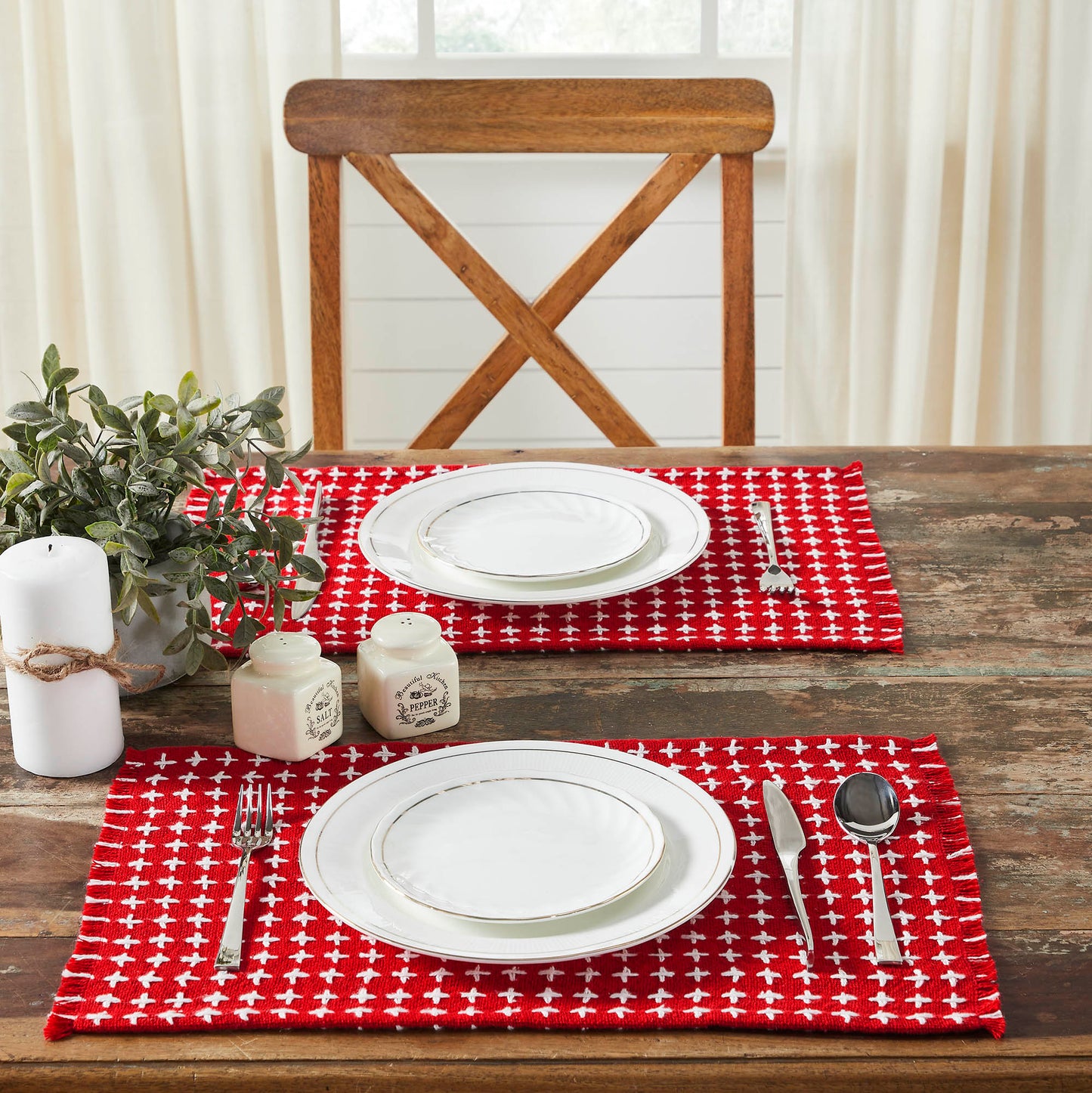 Gallen Red White Placemat Set of 2 Fringed