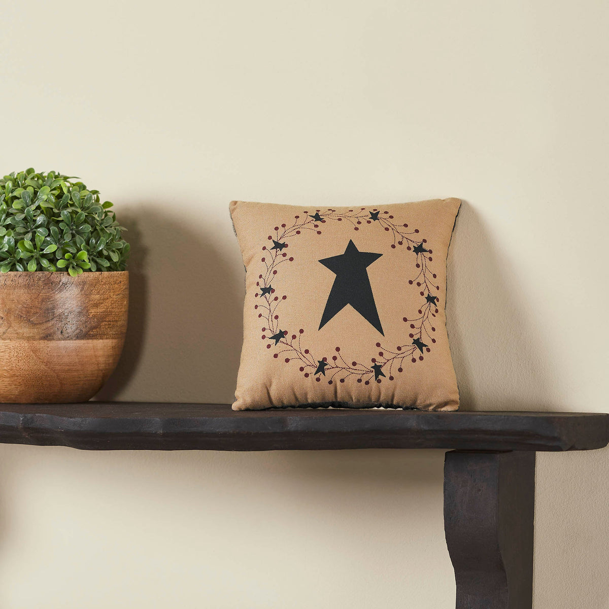 Pip Vinestar Wreath Pillow