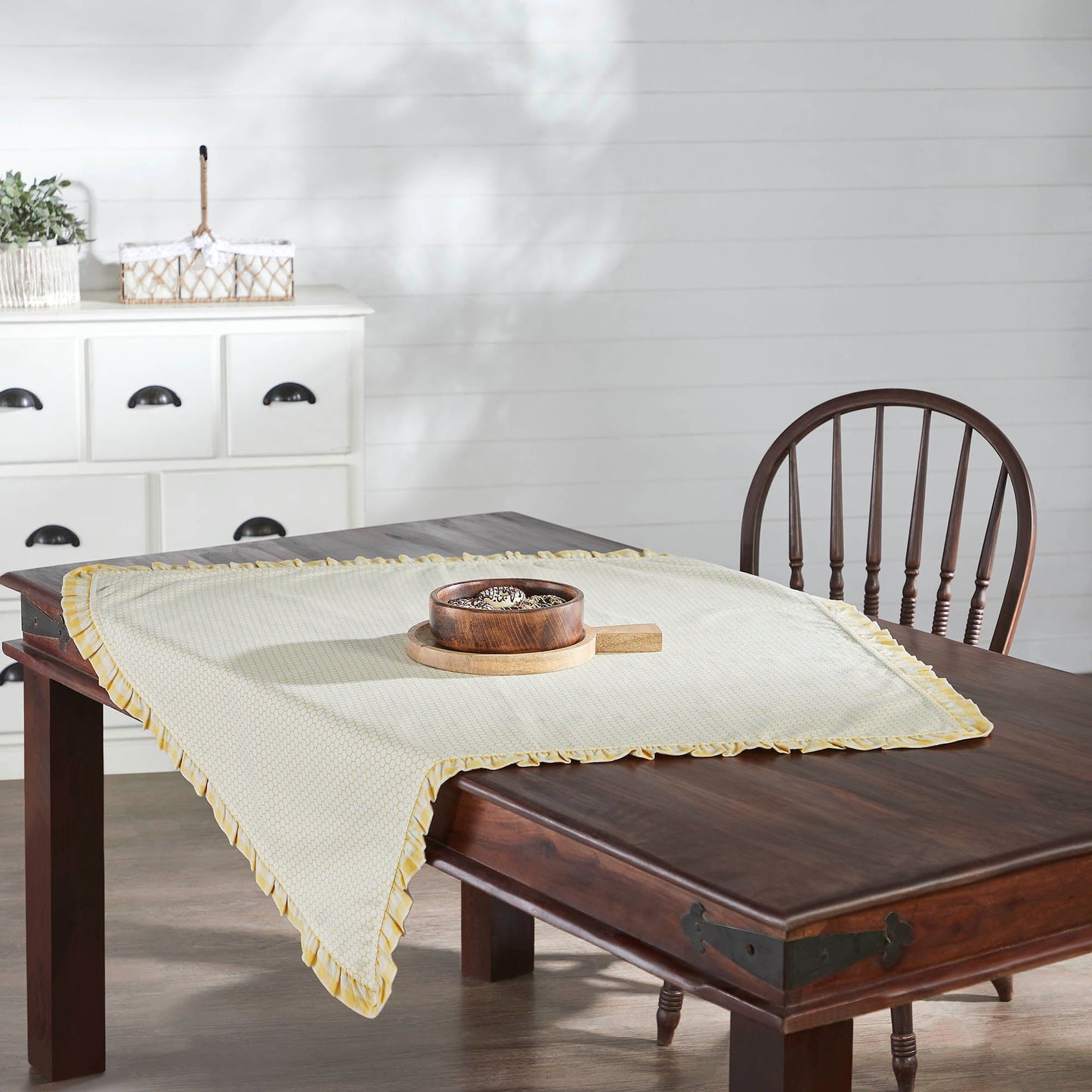 Honeycomb Ruffled Table Topper