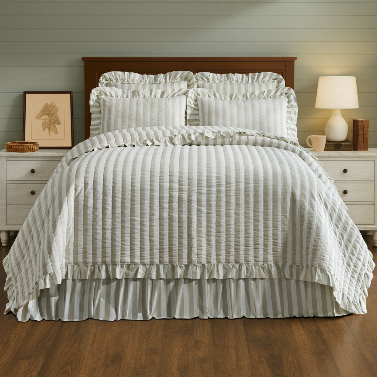 Finders Keepers Ruffled California/Luxury King Quilt 124Wx115L