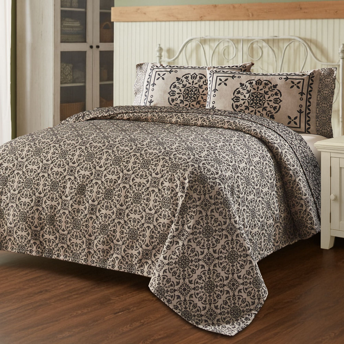 Custom House Black Tan Jacquard Queen Coverlet 94Wx94L