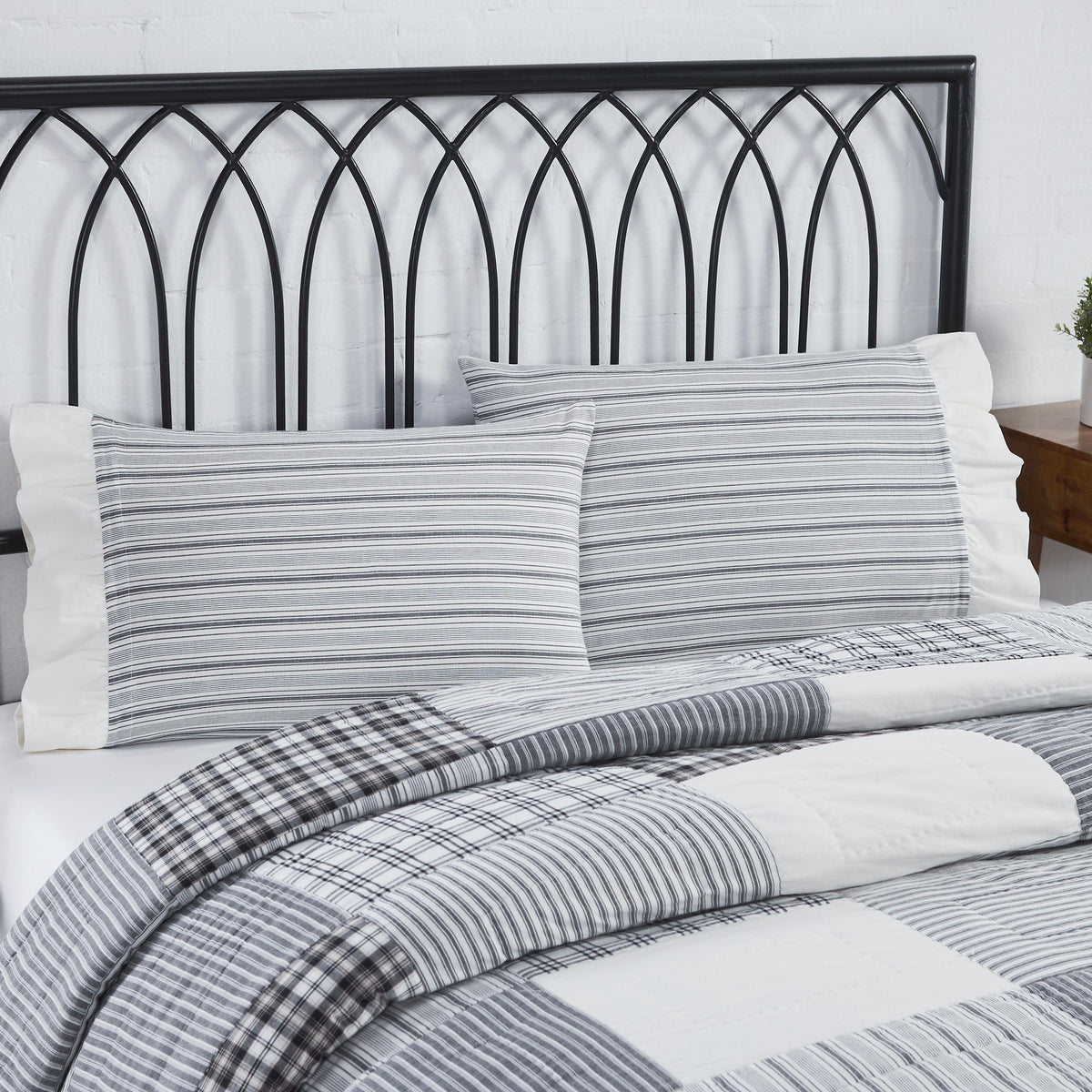 Sawyer Mill Black Ruffled Standard Pillow Case Set of 2 +4