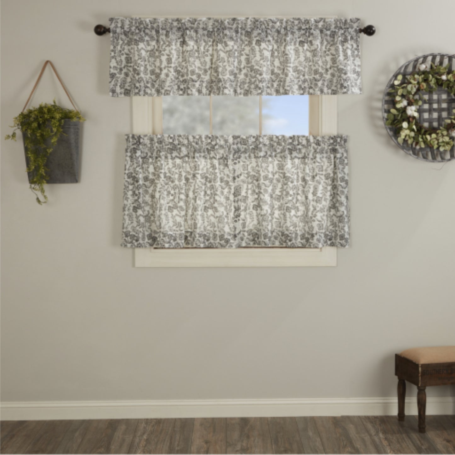 Gray Gables Floral Tier Set of 2 24Lx36W
