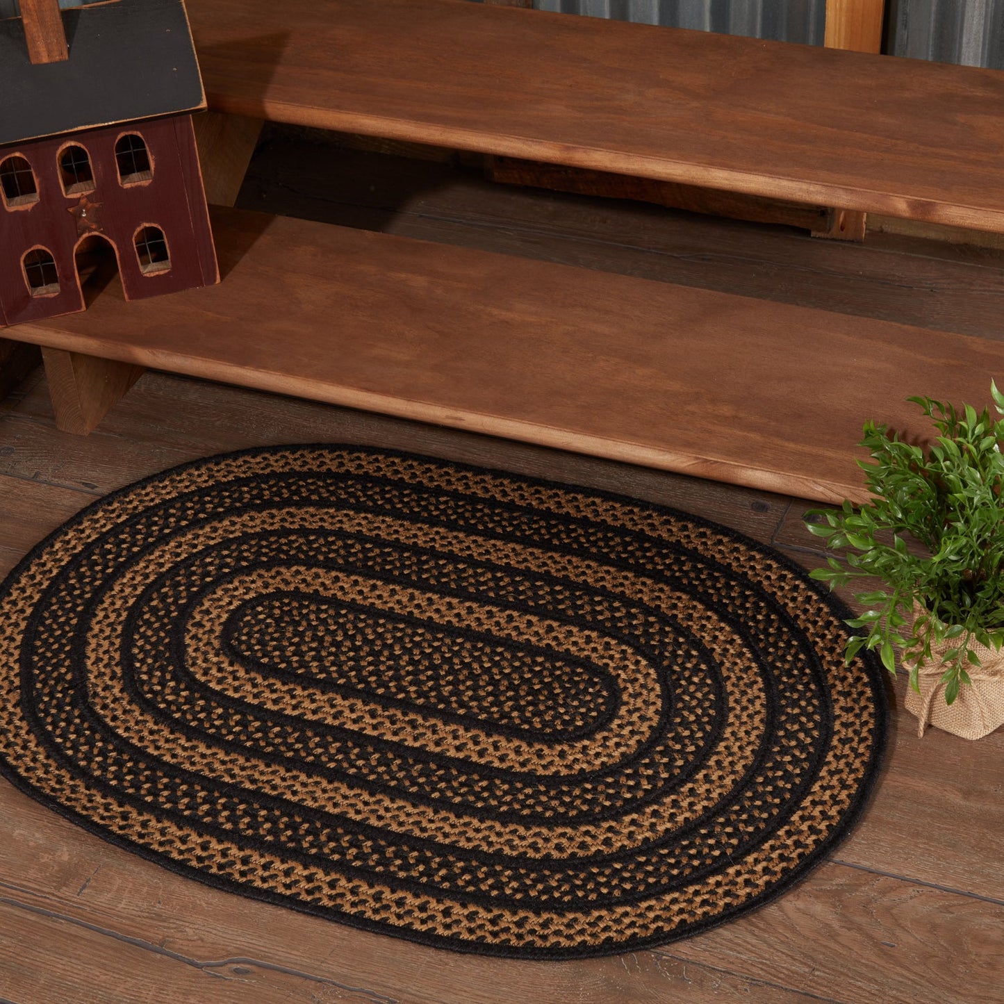 Black & Tan Jute Rug Oval 24x36