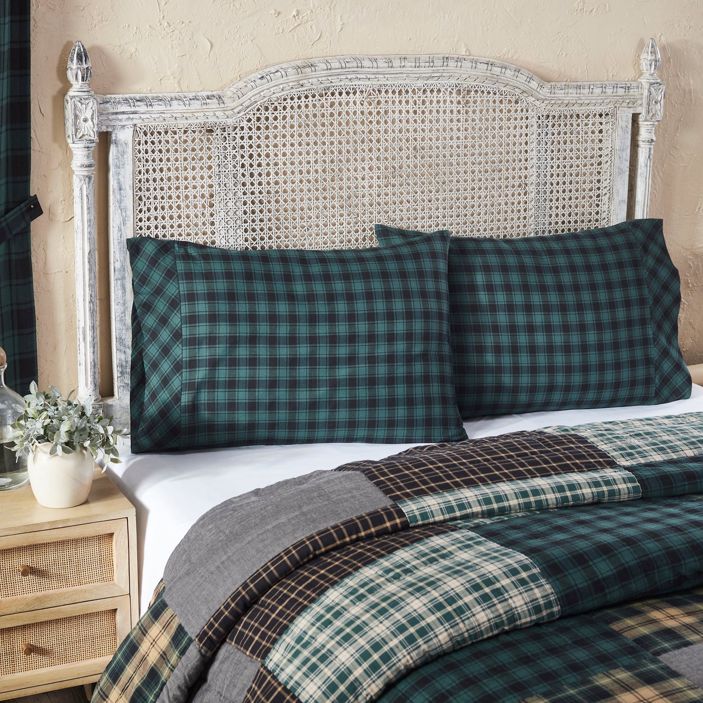 Pine Grove Standard Pillow Case Set of 2