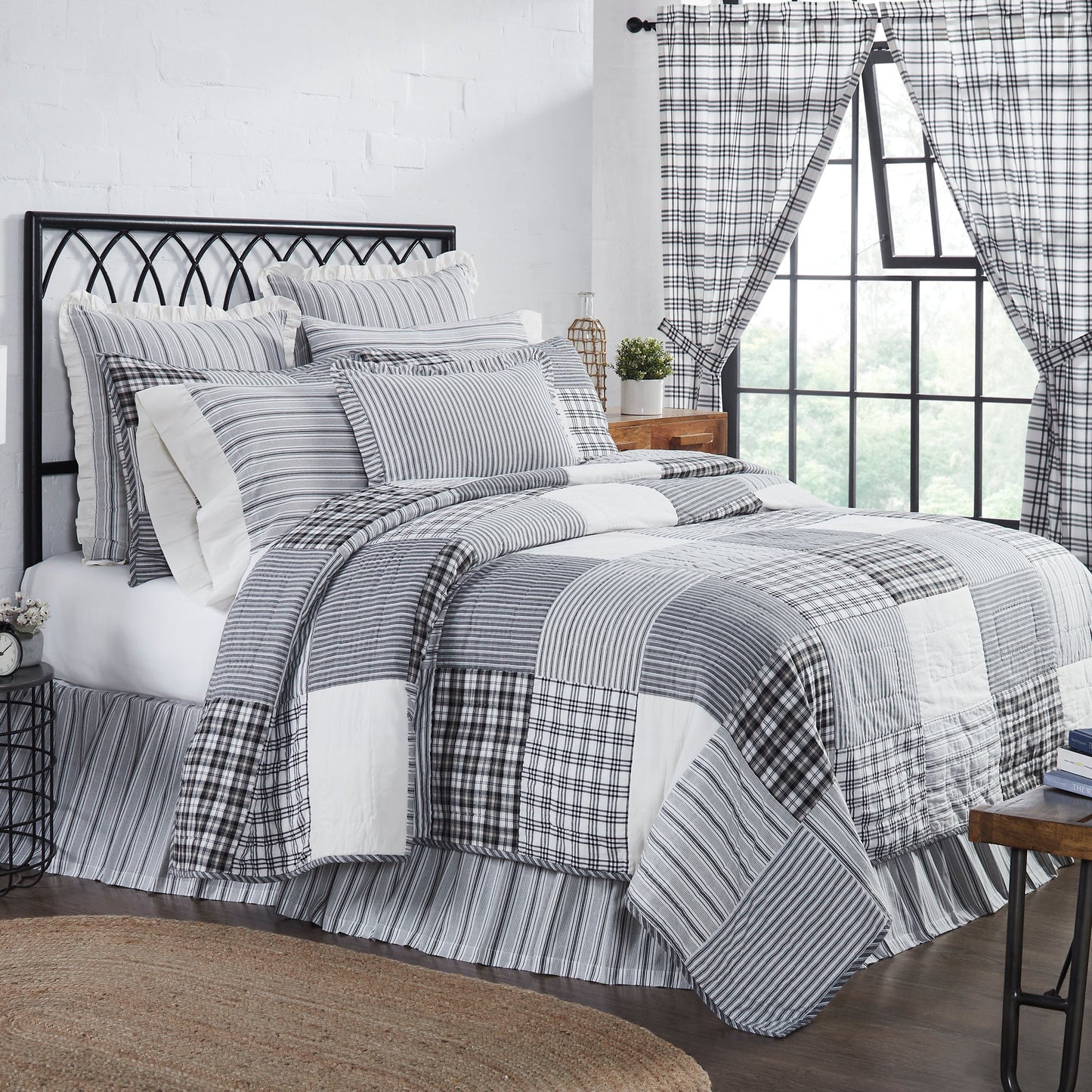 Sawyer Mill Black Twin Quilt 68Wx86L