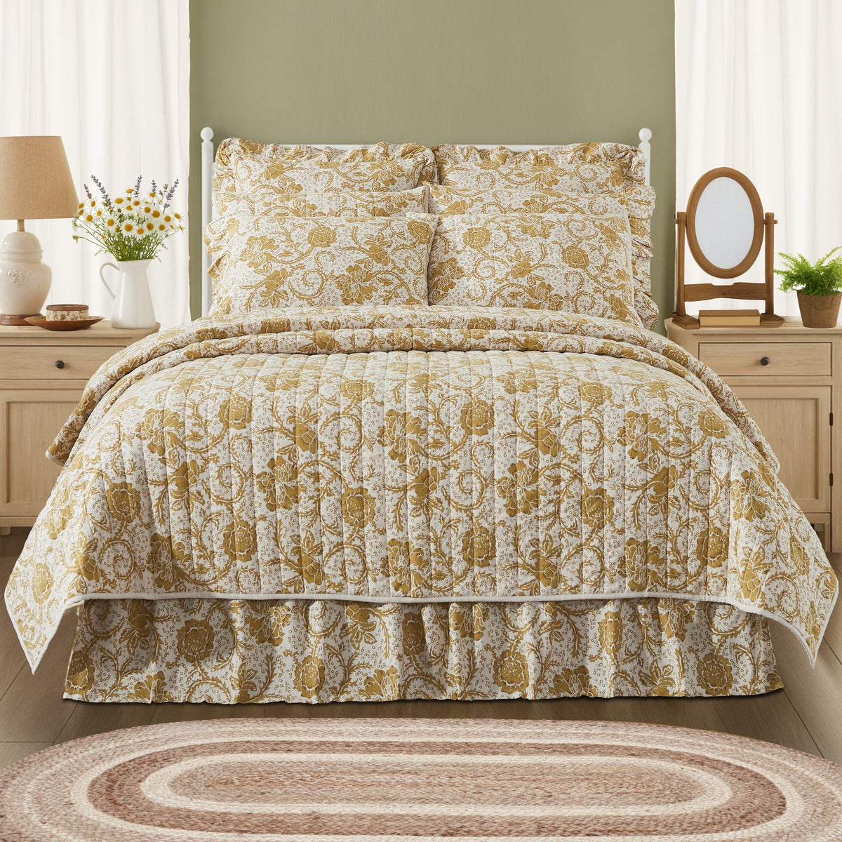 Dorset Gold Floral Queen Quilt 90Wx90L