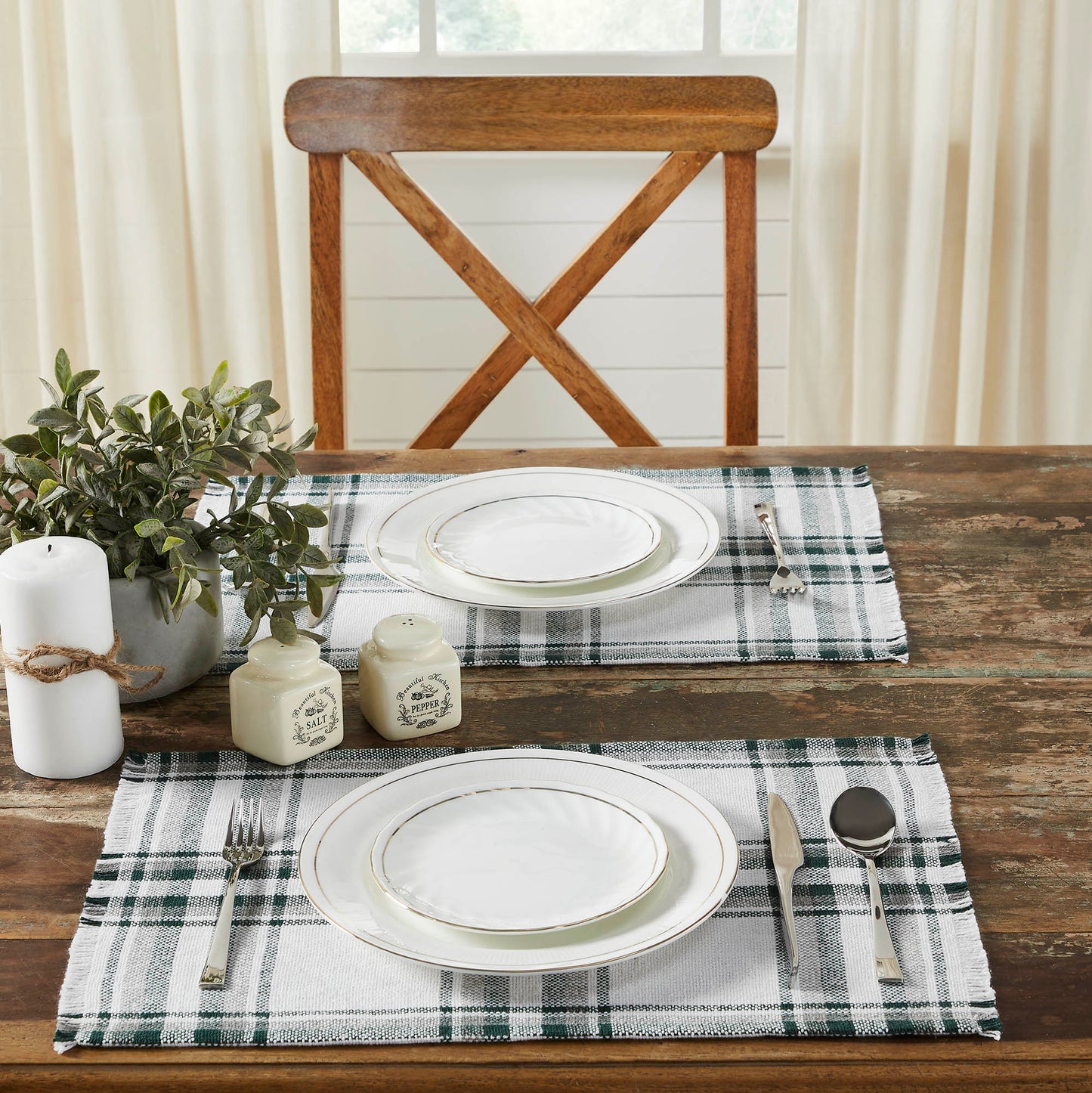Harper Plaid Green White Placemat Set of 2 Fringed