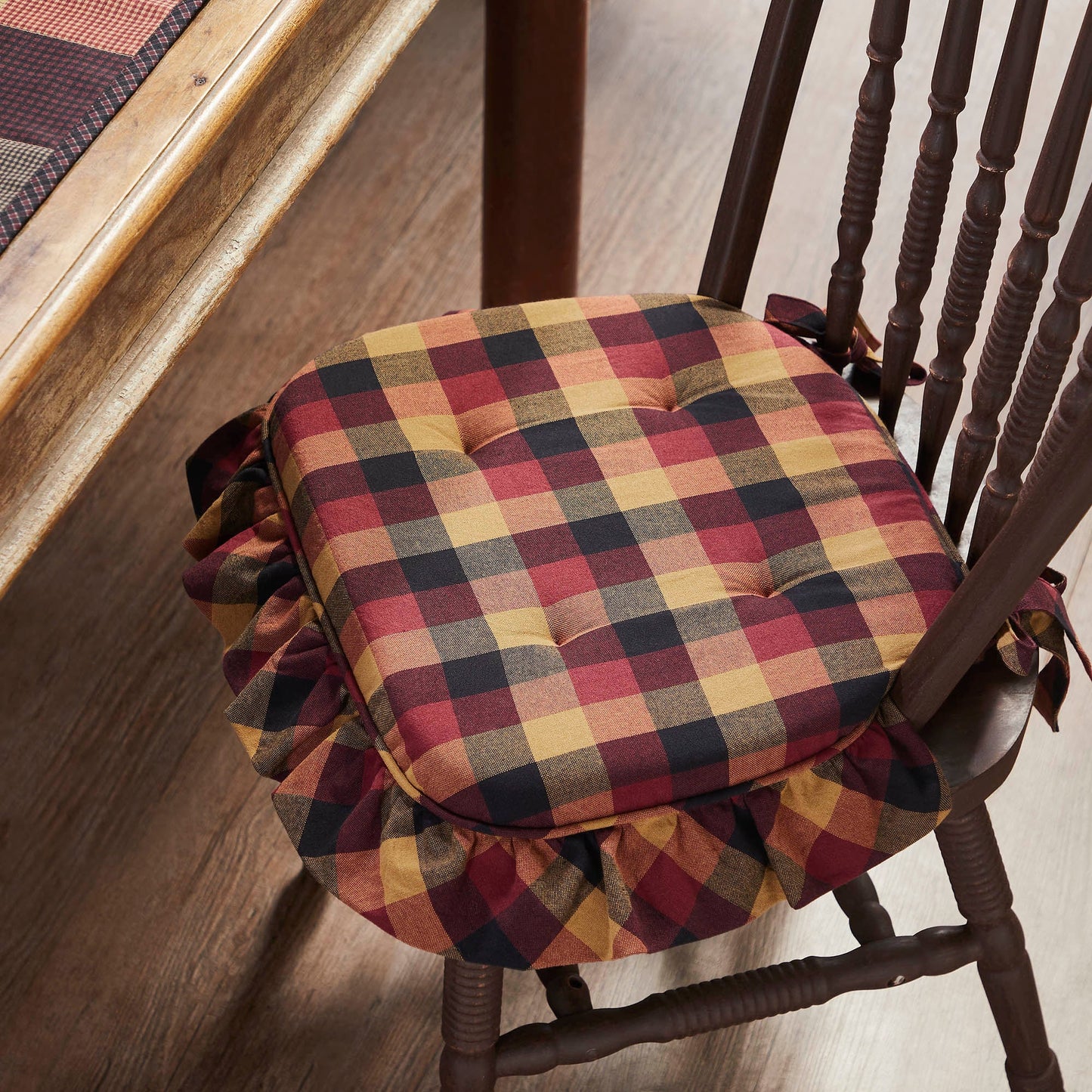 Heritage Farms Ruffled Country Chair Pad