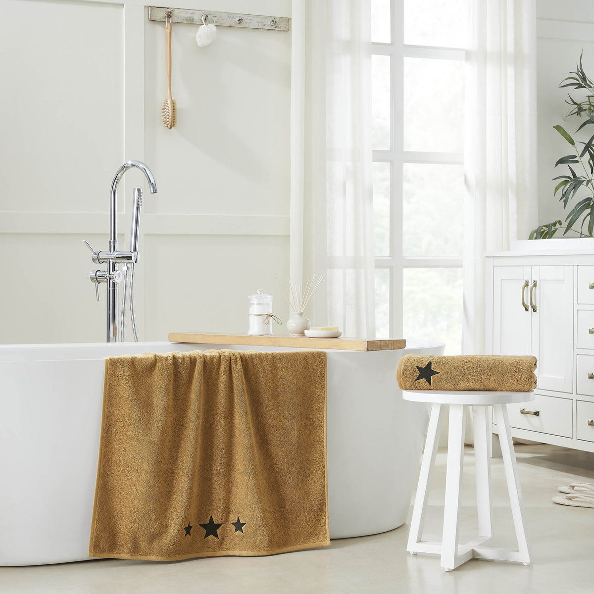 Black Stars Tan Bath Towel Set of 2