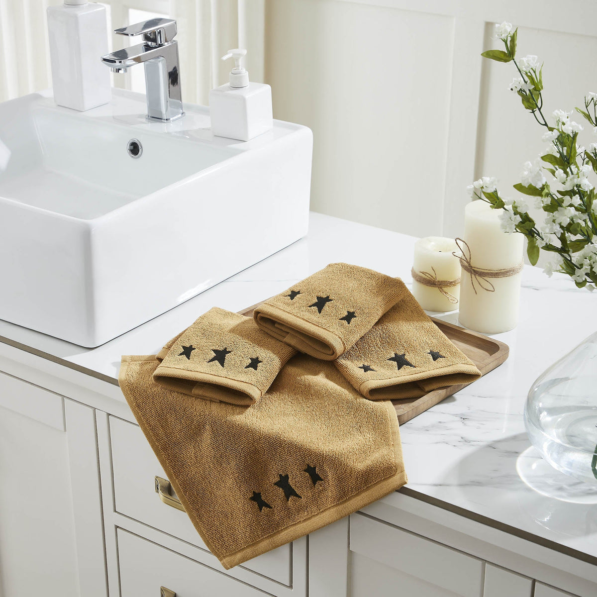 Black Prim Stars Tan Washcloth Set of 4