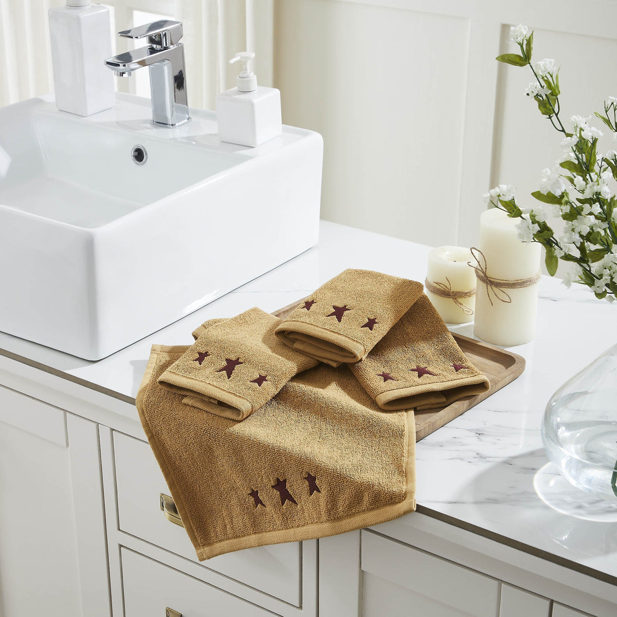 Burgundy Prim Stars Tan Washcloth Set of 4